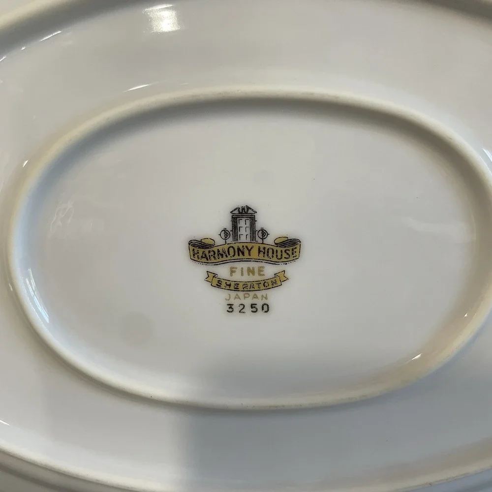 Vintage Harmony‎ House Sheraton Gray Band White Flower Gravy Boat